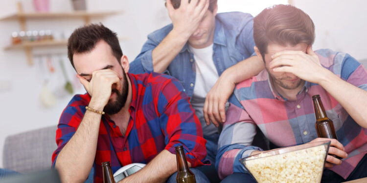 Fãs de série indignados - Créditos: depositphotos.com / macniak