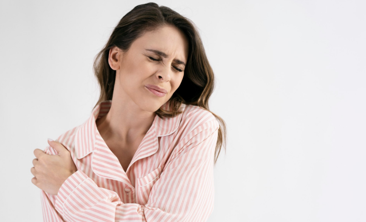 Veja como é o tratamento de fibromialgia. Foto: FreePik