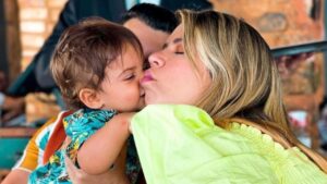 filho de marilia mendonça