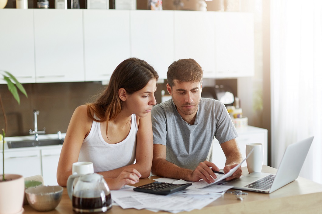 Finanças pessoais para casais - veja como fazer. Foto: FreePik