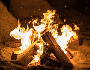 Entenda a simbologia dos elementos de festa junina. Foto: FreePik