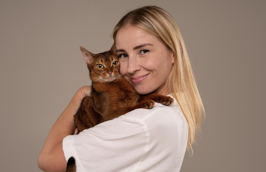 Gatos são carinhosos, sim! Foto: FreePik