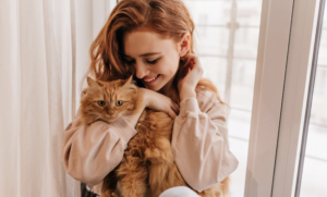 Gatos são carinhosos, sim! Foto: FreePik