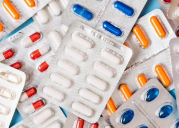 Interações medicamentosas: conheça os riscos. Imagem: FreePik