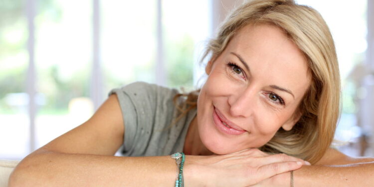 7 peças que toda mulher estilosa de 40 anos precisa ter no armário