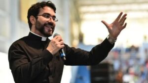 Padre Fábio de Melo é denunciado ao Vaticano