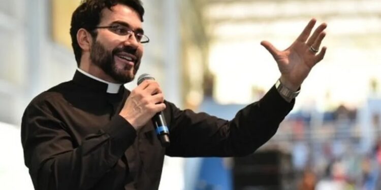 Padre Fábio de Melo é denunciado ao Vaticano