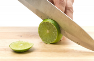 Faça seus próprios produtos de limpeza! Foto: FreePik