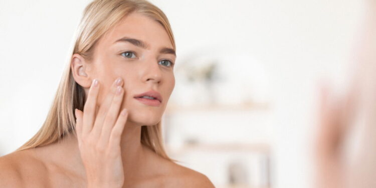 Erros de skincare que estão acabando com sua pele