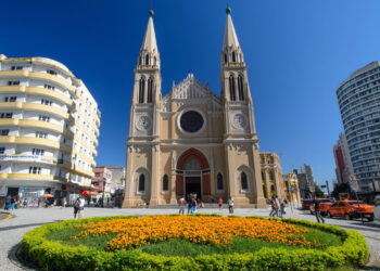 Catedral em Curitiba - Créditos: depositphotos.com / detanan