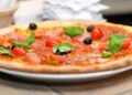 No dia mundial da pizza médica ensina como consumir sem prejudicar a saúde