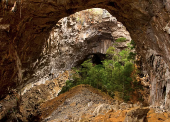 Gruta do Janelão, no Parque Nacional Cavernas do Peruaçu — Foto Ataliba Coelho