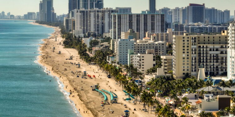 Hollywood Beach - Créditos: depositphotos.com / felixtm