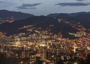 Vista panorâmica de Medelín - Créditos: depositphotos.com / camaralucida