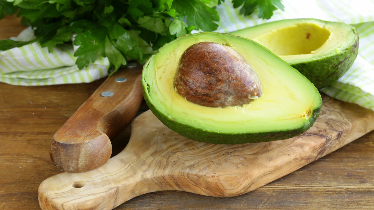 O jeito mais fácil de cultivar abacate em casa