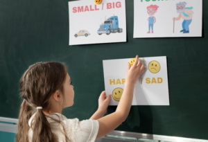 Quais são as vantagens do bilinguismo? Foto: FreePik