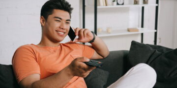 Minisséries de romance que prendem do primeiro ao último episódio  - Créditos: depositphotos.com / IgorVetushko