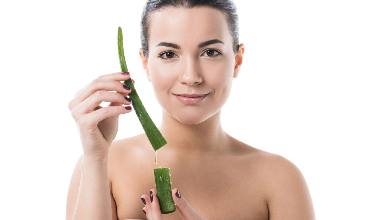 Como cultivar babosa em casa e usar no cabelo e na pele