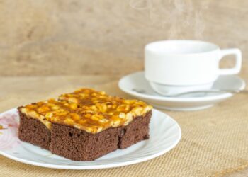 bolo de pé de moleque