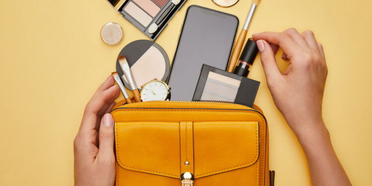 Os itens indispensáveis de beleza que toda mala de viagem precisa