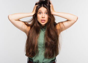 5 hábitos simples que eliminam o frizz de vez