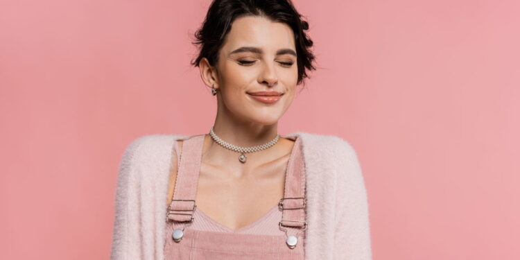 A peça que está dominando os looks femininos com estilo e conforto
