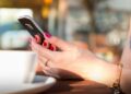 Celular no conserto? 5 dicas para saber se assistência técnica é idônea