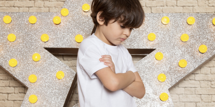 Cérebro da criança muda aos 6 anos. Foto: FreePik