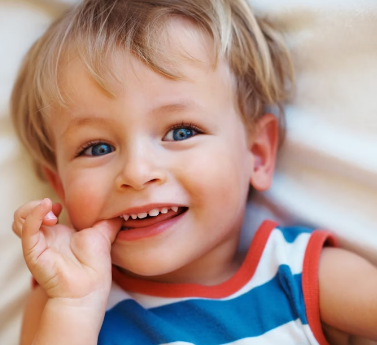 Como cuidar dos dentes de leite das crianças? Foto: Unsplash