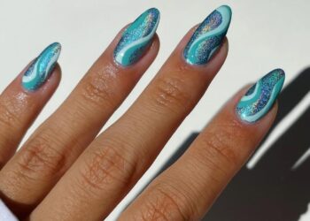 Lagoon nails - Créditos: Imagem divulgação Instagram @phoebesummernails