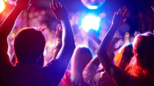 Essas cidades oferecem a melhor vida noturna de todas