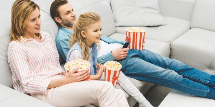 Filme em família - Créditos: depositphotos.com / Y-Boychenko