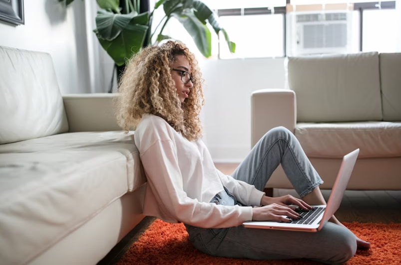 Finanças em dia para empreendedoras. Foto: Unsplash