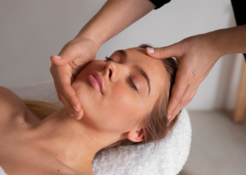 Massagem facial é eficaz? Foto: FreePik