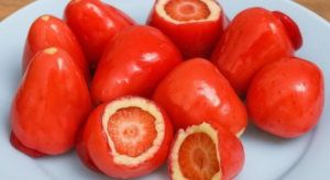 O que é o 'morango do amor' e como fazer em casa. Foto: Receitas Já