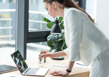 O melhor visual para passar confiança no ambiente de trabalho