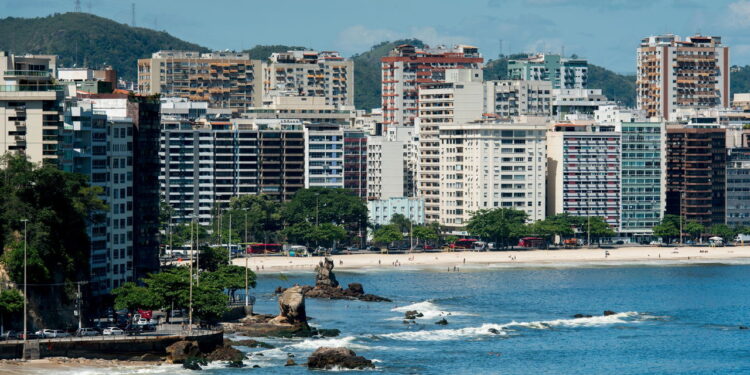 Essas cidades estão encantando famílias que buscam vida tranquila no litoral