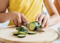 O jeito mais prático e eficiente de plantar pepino em casa
