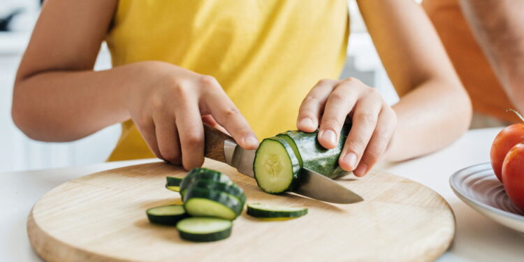 O jeito mais prático e eficiente de plantar pepino em casa