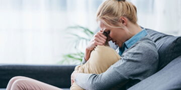 Autocontrole aparente escondendo vulnerabilidade e frustração - Créditos: depositphotos.com / AndrewLozovyi