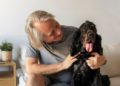 Pet idoso precisa de cuidados especiais. Foto: FreePik