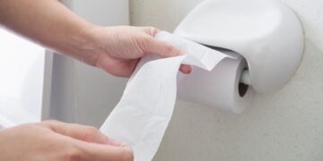 Papel higiênico no vaso