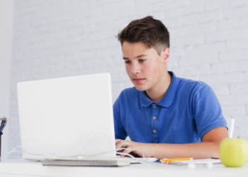 Como manter as crianças longe de pornografia infantil. Foto: Freepik
