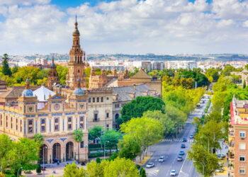As melhores cidades para aprender espanhol com imersão cultural