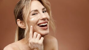 Quanto de protetor solar usar por dia segundo dermatologistas