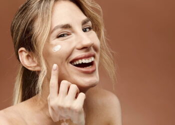 Quanto de protetor solar usar por dia segundo dermatologistas