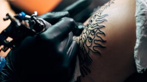 O melhor cuidado para sua tatuagem durar por muitos anos