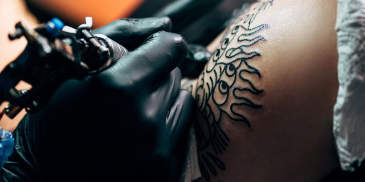 O melhor cuidado para sua tatuagem durar por muitos anos