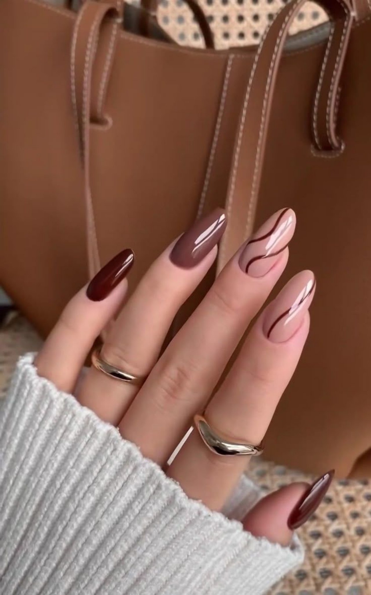 unhas marrom