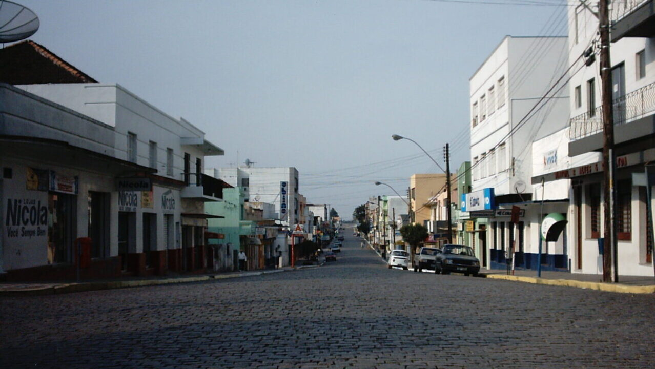 A cidade em que fica a maior capela de todo o país